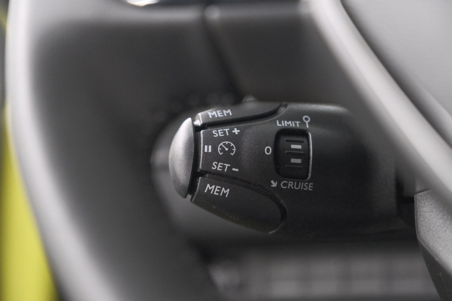 Peugeot 208 PureTech 100 Allure | Apple Carplay | Parkeersensoren | Climate Control