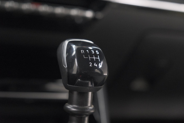 Peugeot 208 PureTech 100 Allure | Apple Carplay | Parkeersensoren | Climate Control