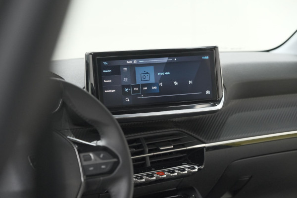 Peugeot 208 PureTech 100 Allure | Apple Carplay | Parkeersensoren | Climate Control
