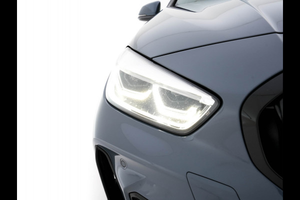 BMW 1-serie 118i M-Sportpack Executive Edition (INCL-BTW) *M-SPORT-CUPSEATS | FULL-LED | DIGI-COCKPIT | HIFI-SOUND | CAMERA | NAVI-FULLMAP | AMBIENTLIGHT | PRIVACY-GLASS | ECC | CARBON-INLAY | PDC | CRUISE | 18''ALU*