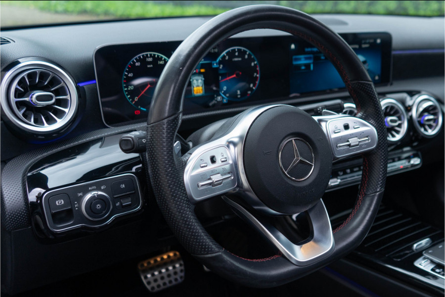 Mercedes-Benz A-Klasse 250 Premium Plus AMG-Line / Virtual Cockpit/ Cruise Control/ Panoramadak/