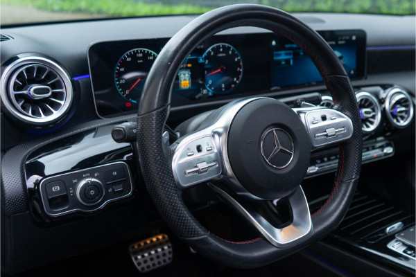 Mercedes-Benz A-Klasse 250 Premium Plus AMG-Line / Virtual Cockpit/ Cruise Control/ Panoramadak/