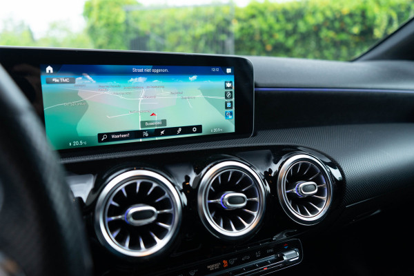 Mercedes-Benz A-Klasse 250 Premium Plus AMG-Line / Virtual Cockpit/ Cruise Control/ Panoramadak/