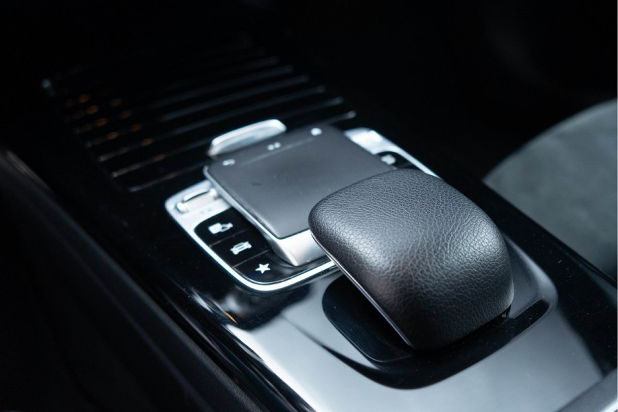 Mercedes-Benz A-Klasse 250 Premium Plus AMG-Line / Virtual Cockpit/ Cruise Control/ Panoramadak/