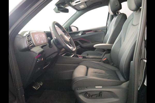 Volkswagen Tiguan 1.5 eHybrid R-Line Edition 272 pk Automaat (DSG) | Verlengde garantie | Navigatie | Panoramadak | Trekhaak (wegklapbaar) | Stoelverwarming v/a | Black Style pakket | R-Line |
