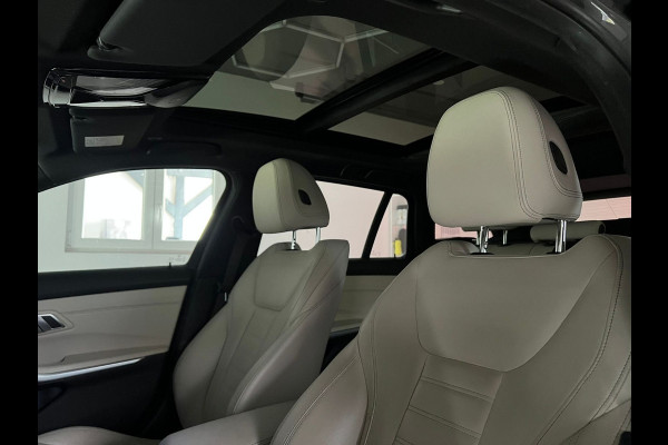 BMW 3 Serie Touring 330i xDrive M-SPORT ** LED, BEIGE LEDER, PANORAMA, NAVI+, ACC, 19-INCH LMV ** 1e EIG - slechts 55.887km. ** ** INFORMEER OOK NAAR ONZE AANTREKKELIJKE FINANCIAL-LEASE TARIEVEN **