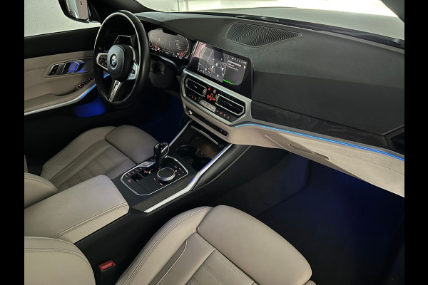 BMW 3 Serie Touring 330i xDrive M-SPORT ** LED, BEIGE LEDER, PANORAMA, NAVI+, ACC, 19-INCH LMV ** 1e EIG - slechts 55.887km. ** ** INFORMEER OOK NAAR ONZE AANTREKKELIJKE FINANCIAL-LEASE TARIEVEN **