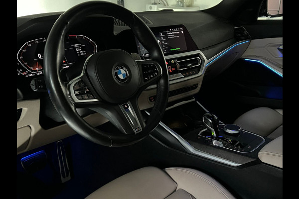 BMW 3 Serie Touring 330i xDrive M-SPORT ** LED, BEIGE LEDER, PANORAMA, NAVI+, ACC, 19-INCH LMV ** 1e EIG - slechts 55.887km. ** ** INFORMEER OOK NAAR ONZE AANTREKKELIJKE FINANCIAL-LEASE TARIEVEN **