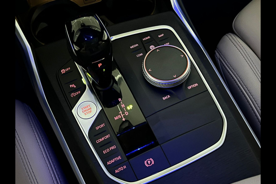 BMW 3 Serie Touring 330i xDrive M-SPORT ** LED, BEIGE LEDER, PANORAMA, NAVI+, ACC, 19-INCH LMV ** 1e EIG - slechts 55.887km. ** ** INFORMEER OOK NAAR ONZE AANTREKKELIJKE FINANCIAL-LEASE TARIEVEN **
