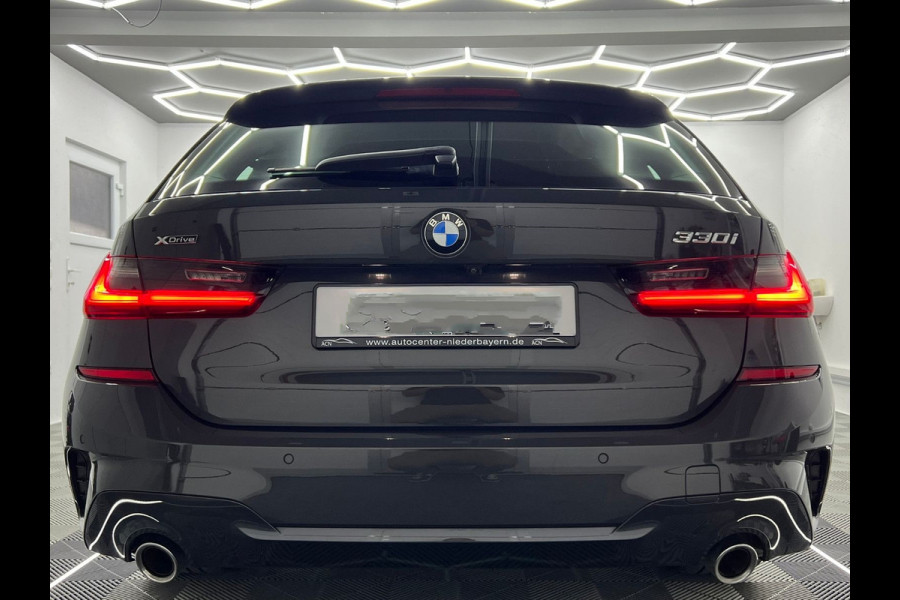 BMW 3 Serie Touring 330i xDrive M-SPORT ** LED, BEIGE LEDER, PANORAMA, NAVI+, ACC, 19-INCH LMV ** 1e EIG - slechts 55.887km. ** ** INFORMEER OOK NAAR ONZE AANTREKKELIJKE FINANCIAL-LEASE TARIEVEN **
