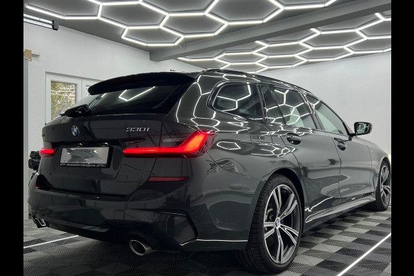 BMW 3 Serie Touring 330i xDrive M-SPORT ** LED, BEIGE LEDER, PANORAMA, NAVI+, ACC, 19-INCH LMV ** 1e EIG - slechts 55.887km. ** ** INFORMEER OOK NAAR ONZE AANTREKKELIJKE FINANCIAL-LEASE TARIEVEN **