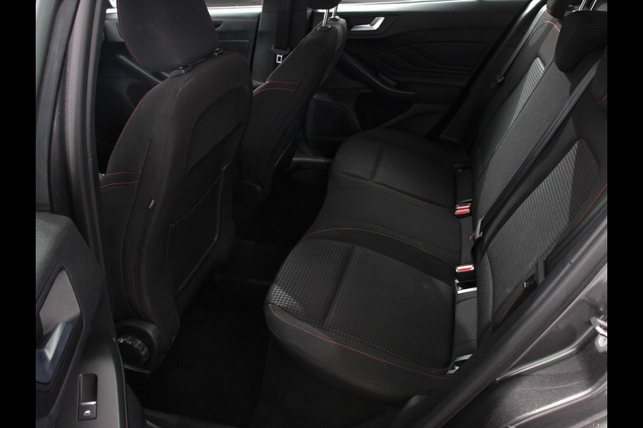 Ford Focus 1.0 Focus 125 PK HB ST-Line Automaat Navi Climate control cruise control Carplay LM velgen Parkeersensoren Led Matrix koplampen