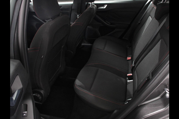 Ford Focus 1.0 Focus 125 PK HB ST-Line Automaat Navi Climate control cruise control Carplay LM velgen Parkeersensoren Led Matrix koplampen