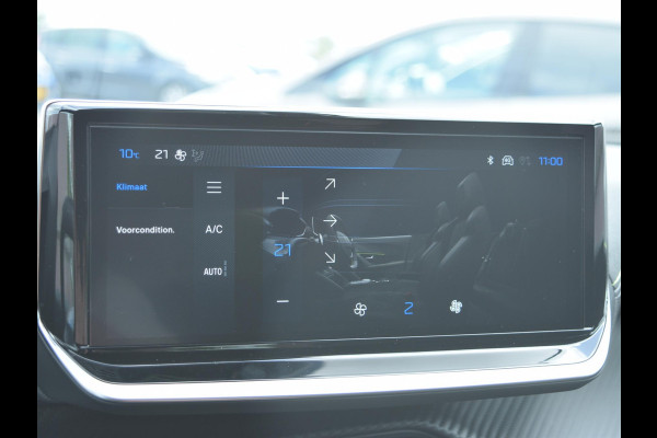 Peugeot e-2008 EV GT Avantage 54 kWh | Alcantara Executive Interior met stoelmassage | Warmtepomp | Vision, Navigation & Drive Assist plus Pack |