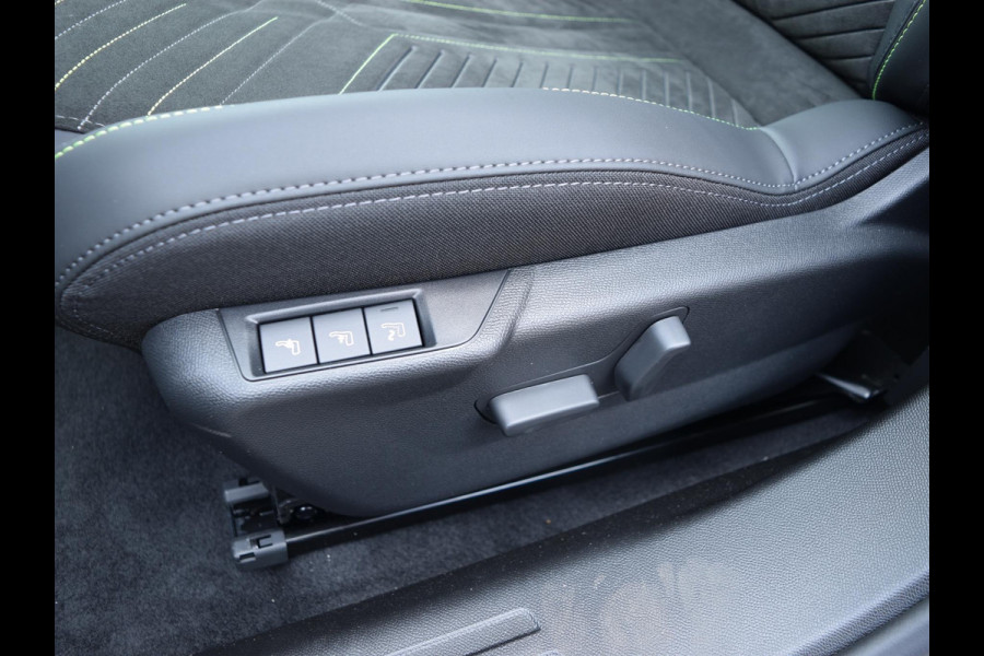 Peugeot e-2008 EV GT Avantage 54 kWh | Alcantara Executive Interior met stoelmassage | Warmtepomp | Vision, Navigation & Drive Assist plus Pack |