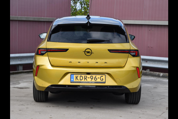 Opel Astra Electric 58 kWh Ultimate | Schuif / kanteldak | Alcantara bekleding | LED Intellilux verlichting | Parkeersensoren met camera |