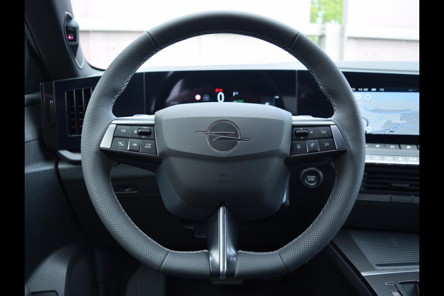 Opel Astra Electric 58 kWh Ultimate | Schuif / kanteldak | Alcantara bekleding | LED Intellilux verlichting | Parkeersensoren met camera |