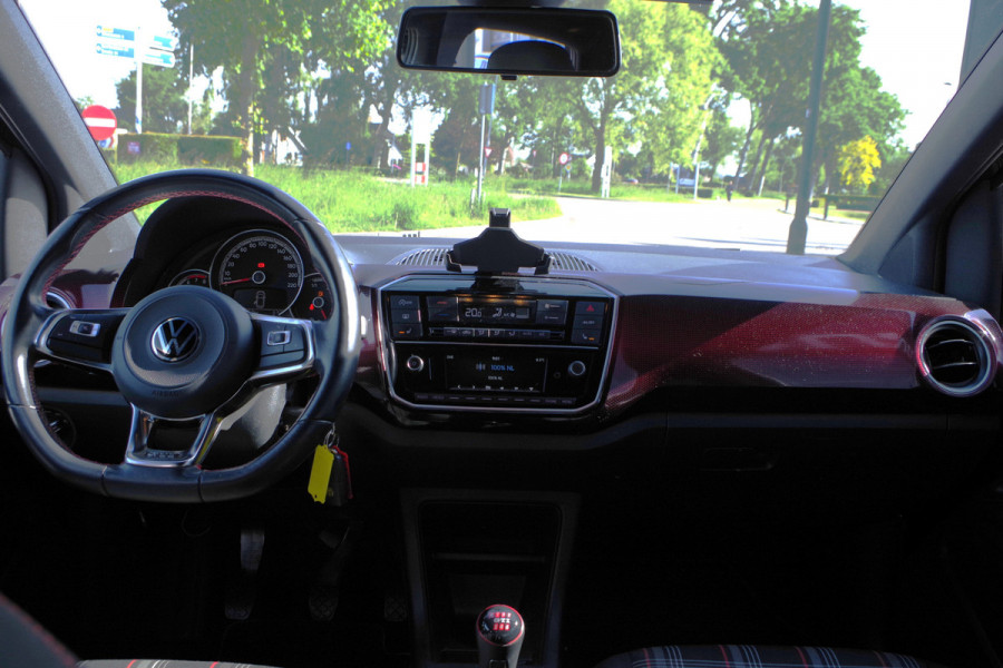 Volkswagen up! 1.0 TSI 116 PK GTI, Stoelverwarming, Camera, Cruise Control