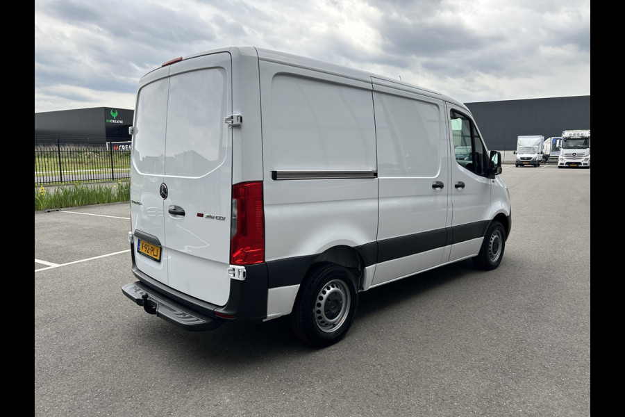 Mercedes-Benz Sprinter 215 CDI L1 H1 / Trekhaak / Cruise control / Airco / 270 Graden achterdeuren