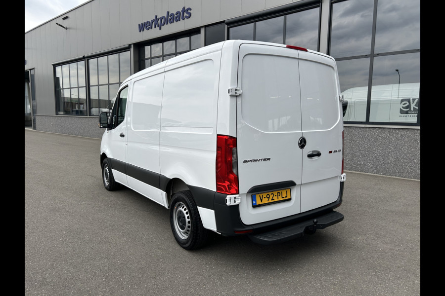 Mercedes-Benz Sprinter 215 CDI L1 H1 / Trekhaak / Cruise control / Airco / 270 Graden achterdeuren