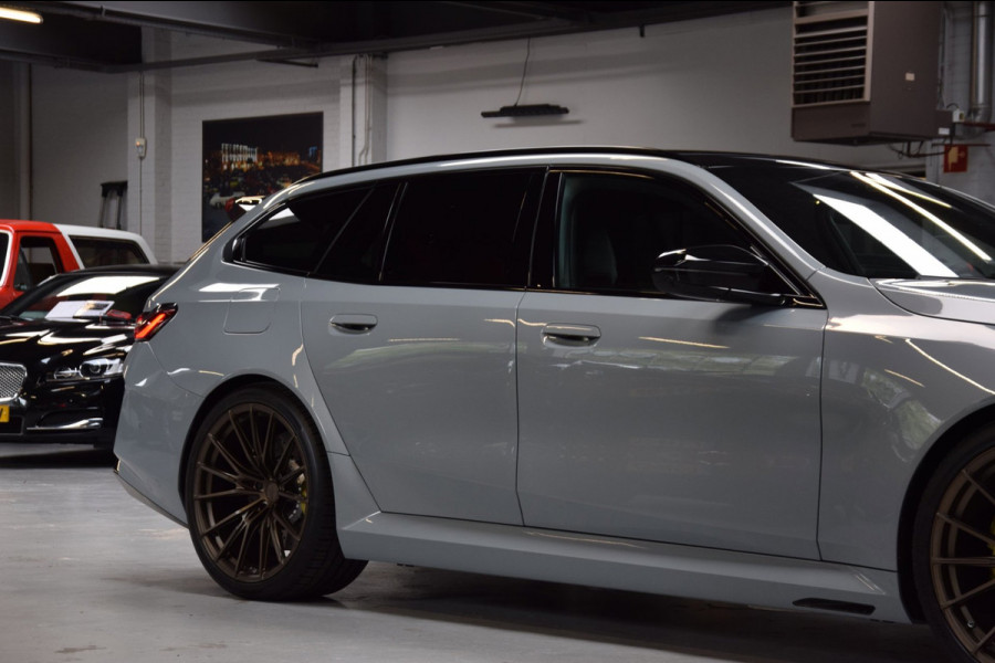 BMW 5 Serie Touring M5 Navi|Leder|22 Inch|GARANTIE|Nieuwstaat!|Org.NL|1e Eig.