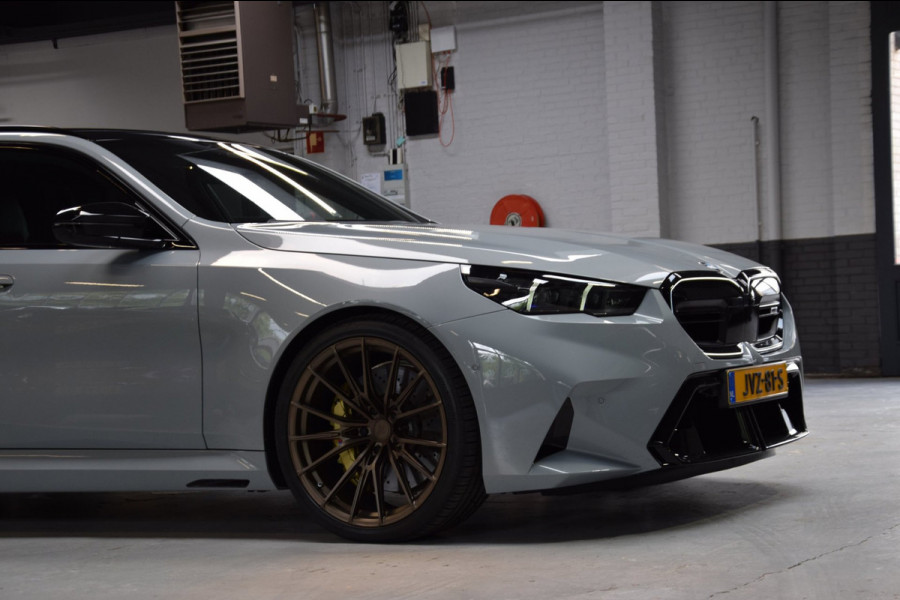 BMW 5 Serie Touring M5 Navi|Leder|22 Inch|GARANTIE|Nieuwstaat!|Org.NL|1e Eig.