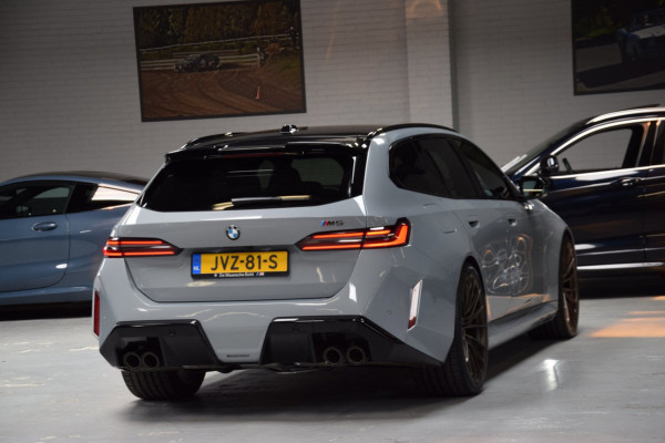 BMW 5 Serie Touring M5 Navi|Leder|22 Inch|GARANTIE|Nieuwstaat!|Org.NL|1e Eig.
