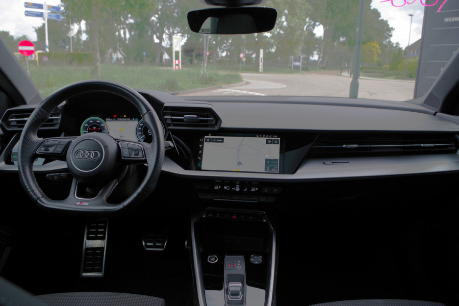 Audi A3 Sportback 45 TFSI e S-Line Edition Competition 245 PK PHEV, Panoramadak, Adap. Cruise Control, Carplay