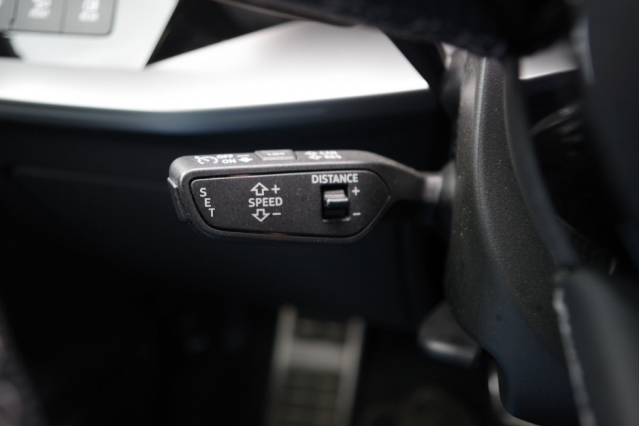 Audi A3 Sportback 45 TFSI e S-Line Edition Competition 245 PK PHEV, Panoramadak, Adap. Cruise Control, Carplay