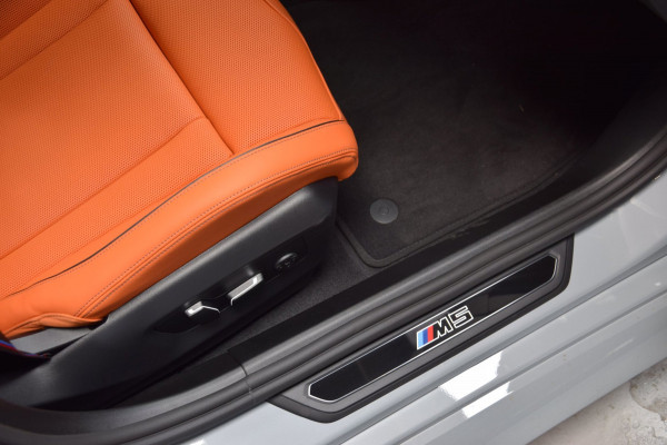 BMW 5 Serie Touring M5 Navi|Leder|22 Inch|GARANTIE|Nieuwstaat!|Org.NL|1e Eig.