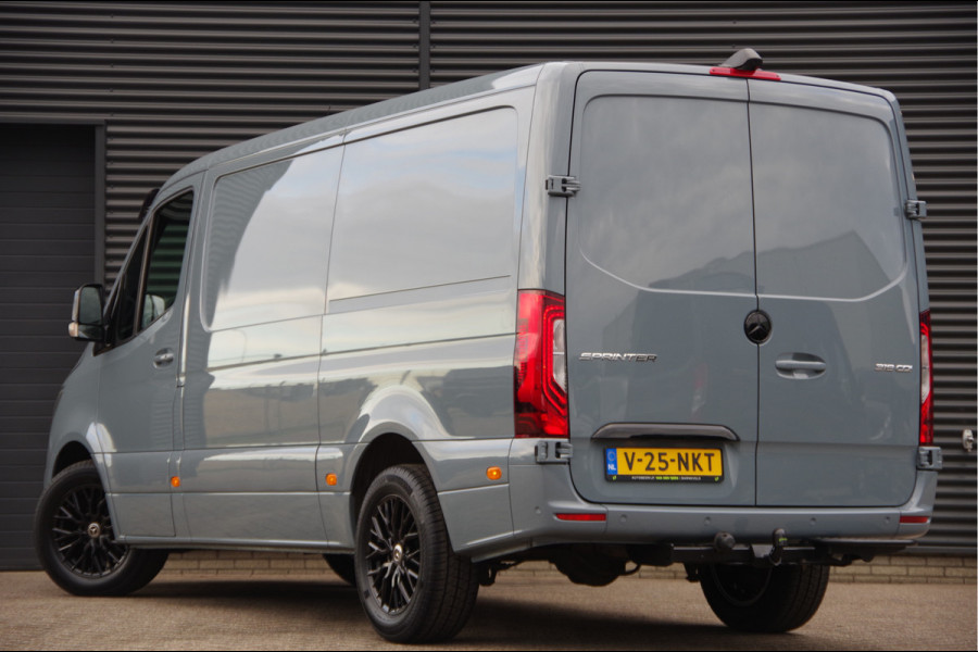 Mercedes-Benz Sprinter 319 3.0 CDI V6 L2H1 AUT. LED, TREKHAAK, 360 CAMERA, ADAPT. CRUISE, MBUX 10'', STOELVERWARMING, STANDKACHEL, NAVI, CLIMA, PARKEER