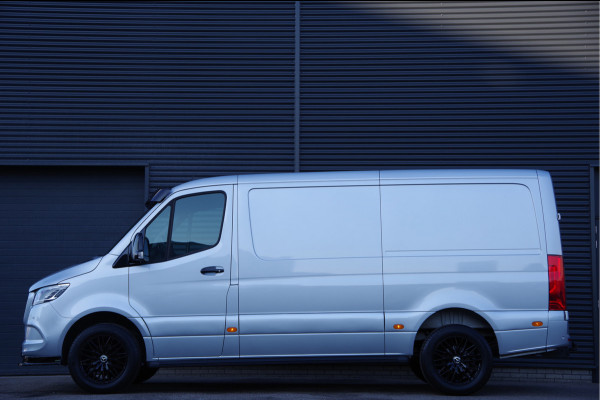 Mercedes-Benz Sprinter 319 3.0 CDI V6 L2H1 AUT. LED, MBUX 10'', 3.5T TREKHAAK, STOELVERWARMING, CAMERA, NAVI, CRUISE, CLIMA, PARKEERSENSOREN, CARPLAY