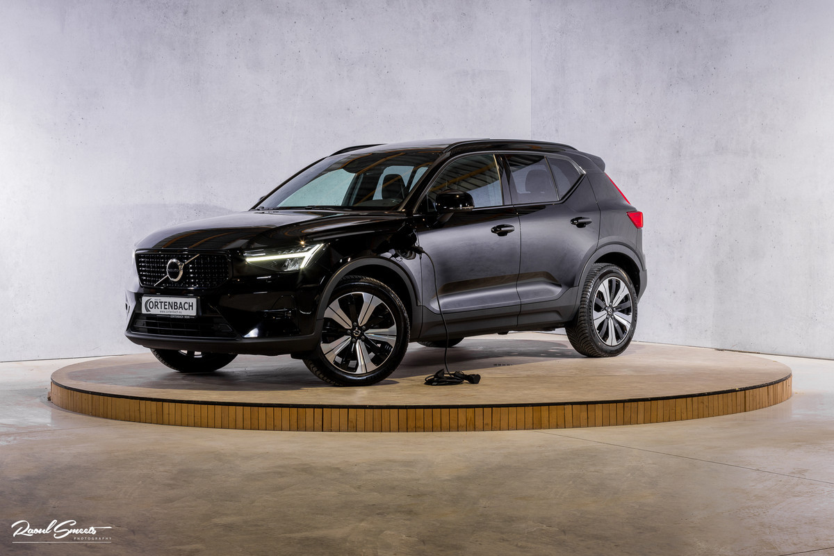 Volvo XC40 1.5 T5 Plug-in hybrid Ultimate Dark | Panorama dak | Adaptieve cruise | Harman Kardon | Blis | Memory |