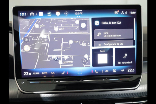 Volkswagen Golf 1.5 eTSI Life Edition GOAL 116 pk Automaat (DSG) | Verlengde garantie | Navigatie | Panoramadak | Parkeersensoren | Autom. airco (3 zones) | Stoelverwarming |