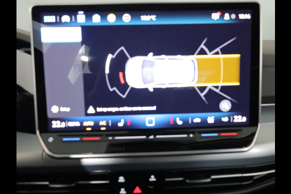 Volkswagen Golf 1.5 eTSI Life Edition GOAL 116 pk Automaat (DSG) | Verlengde garantie | Navigatie | Panoramadak | Parkeersensoren | Autom. airco (3 zones) | Stoelverwarming |