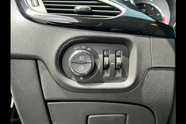 Opel Astra Sports Tourer 1.4 Innovation | TREKHAAK | BLUETOOTH | LEDER | STOEL/STUURVERWARMING | CC | PDC | APK T/M 30-4-2027