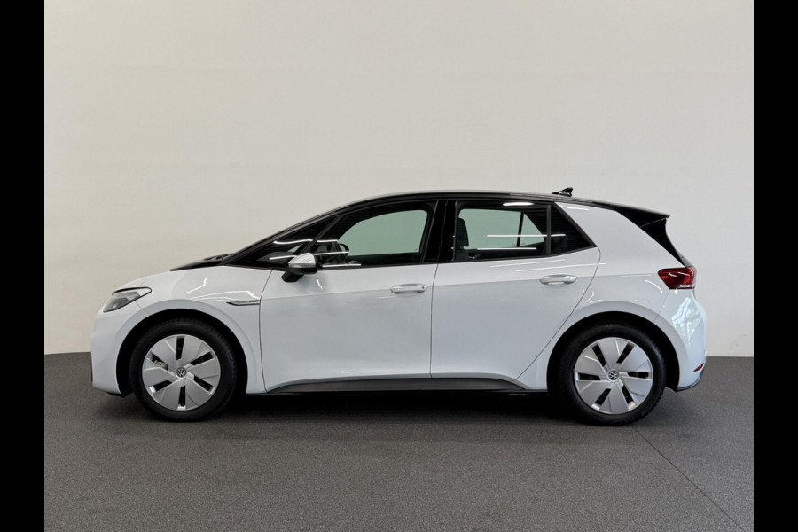 Volkswagen ID.3 Life 58 kWh SOH 92% Navigatie Apple Carplay Android Auto Parkeersensoren Adaptive Cruise Control Stoel- en stuurverwarming Climate Control