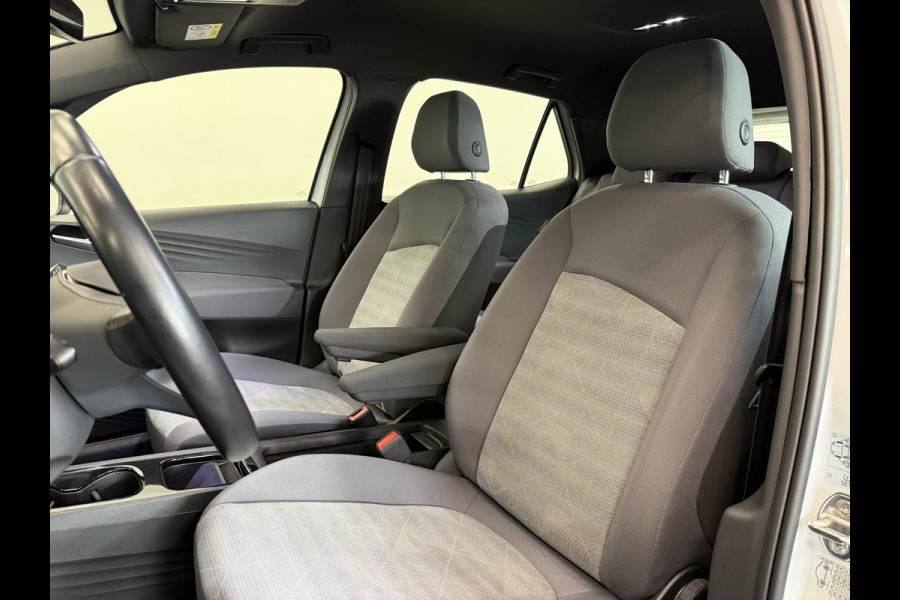 Volkswagen ID.3 Life 58 kWh SOH 92% Navigatie Apple Carplay Android Auto Parkeersensoren Adaptive Cruise Control Stoel- en stuurverwarming Climate Control