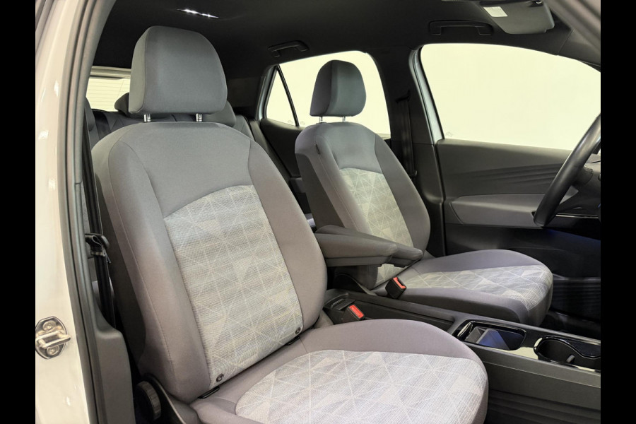 Volkswagen ID.3 Life 58 kWh SOH 92% Navigatie Apple Carplay Android Auto Parkeersensoren Adaptive Cruise Control Stoel- en stuurverwarming Climate Control