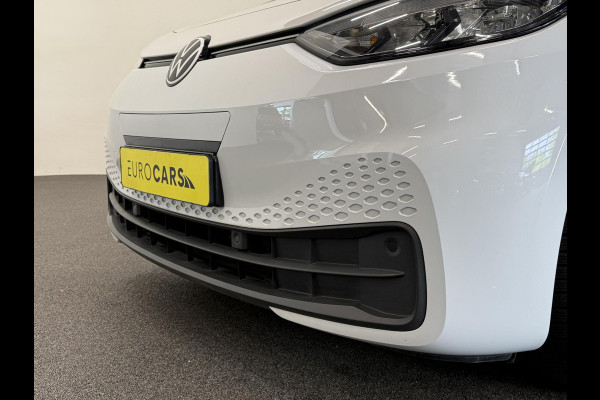 Volkswagen ID.3 Life 58 kWh SOH 92% Navigatie Apple Carplay Android Auto Parkeersensoren Adaptive Cruise Control Stoel- en stuurverwarming Climate Control
