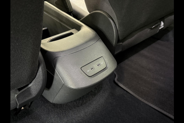 Volkswagen ID.3 Life 58 kWh SOH 92% Navigatie Apple Carplay Android Auto Parkeersensoren Adaptive Cruise Control Stoel- en stuurverwarming Climate Control