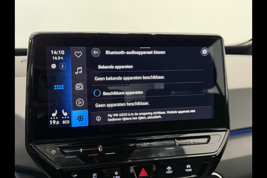 Volkswagen ID.3 Life 58 kWh SOH 92% Navigatie Apple Carplay Android Auto Parkeersensoren Adaptive Cruise Control Stoel- en stuurverwarming Climate Control