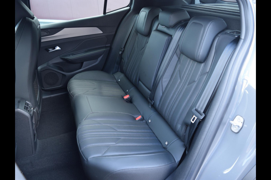 Peugeot 408 1.6 GT Exclusive Plug-In Hybrid 240 | SCHUIF / KANTELDAK | 20" L.M.V. | LEDEREN BEKLEDING | STOELVERWARMING | NIEUWE MODEL!