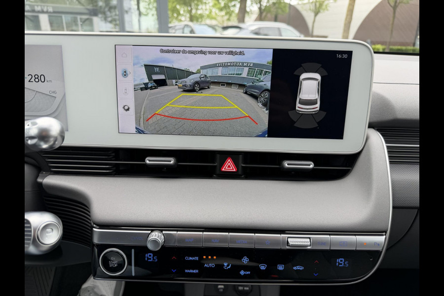 Hyundai IONIQ 5 Connect 77.4 kWh SOH 99%| WARMTEPOMP| HYUNDAI GARANTIE T/M 07-2028| ACHTERBANK VERWARMD| AFNEEMBARE TREKHAAK| ELEK. STOELEN| ADAPTIVE CRUISE CONTROL| DEALER ONDERHOUDEN| STOEL + STUURVERWARMING