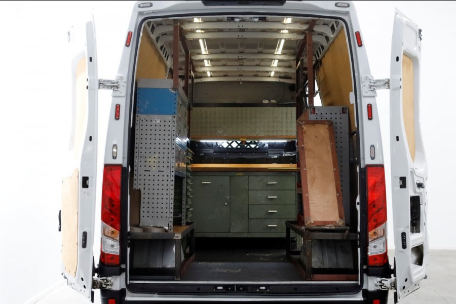 Iveco Daily 35C14 136pk E6 HiMatic Automaat L2H2 Airco/Camera/Trekhaak 3500kg 09-2018