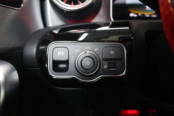 Mercedes-Benz CLA-Klasse AMG 35 4MATIC 360+PK MULTIBEAM/SFEER/VIRTUAL/PANO/HALF LEER+S.VERWARMING+MEMORY/360/ACC/12 MDN GARANTIE!