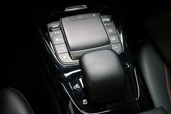 Mercedes-Benz CLA-Klasse AMG 35 4MATIC 360+PK MULTIBEAM/SFEER/VIRTUAL/PANO/HALF LEER+S.VERWARMING+MEMORY/360/ACC/12 MDN GARANTIE!