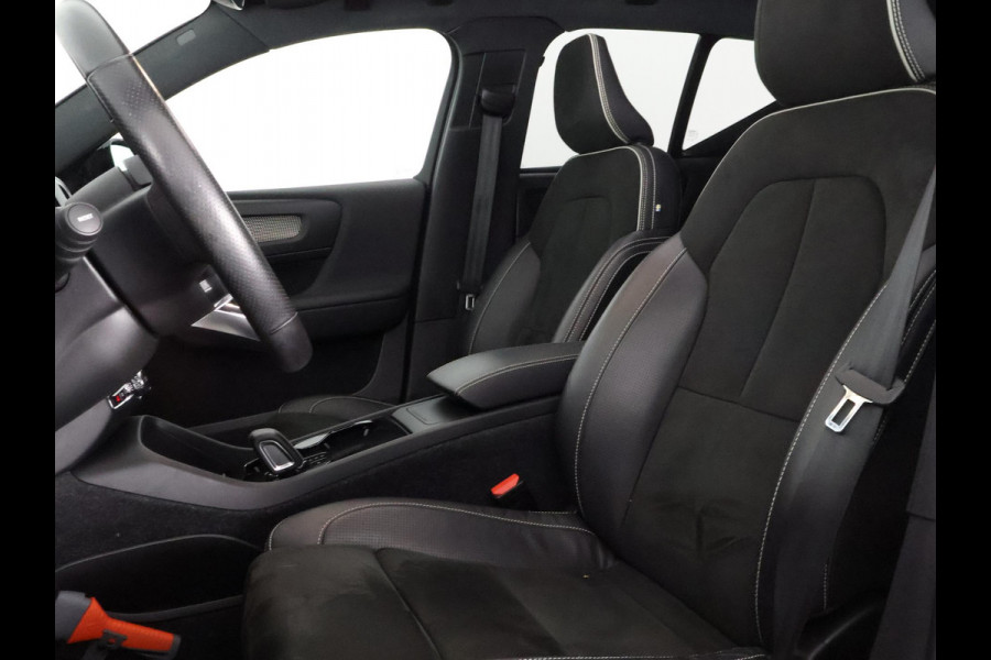 Volvo XC40 Recharge P8 AWD R-Design Two-Tone | Apple Carplay & AndroidAUTO | Camera |