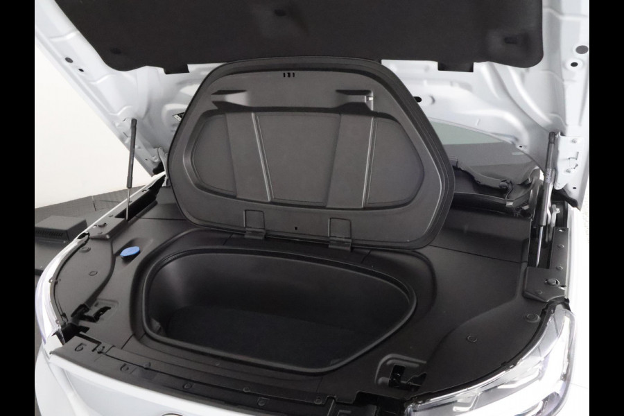 Volvo XC40 Recharge P8 AWD R-Design Two-Tone | Apple Carplay & AndroidAUTO | Camera |