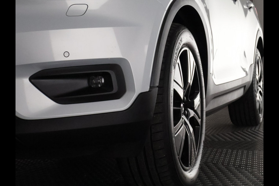 Volvo XC40 Recharge P8 AWD R-Design Two-Tone | Apple Carplay & AndroidAUTO | Camera |